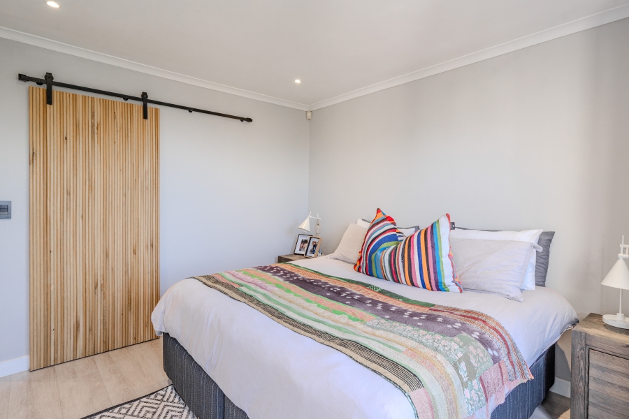 2 Bedroom Property for Sale in Vredehoek Western Cape